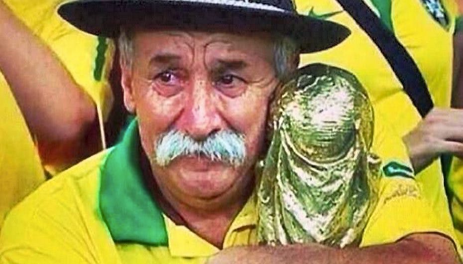 Denne fan blev et af symbolerne på Brasiliens historiske nederlag