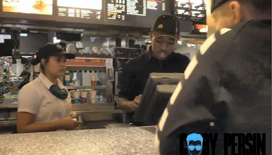 Se videoen, der lige nu går verden rundt