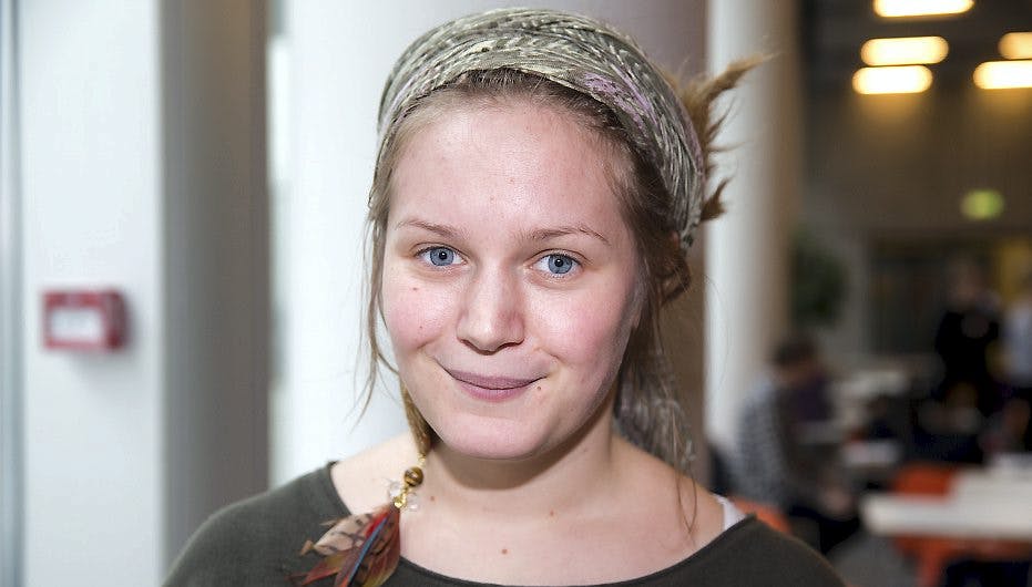 Lucy savner sit hjem i Thy. Aftenens sangvalg fanger det hjemve, som sangerinden føler