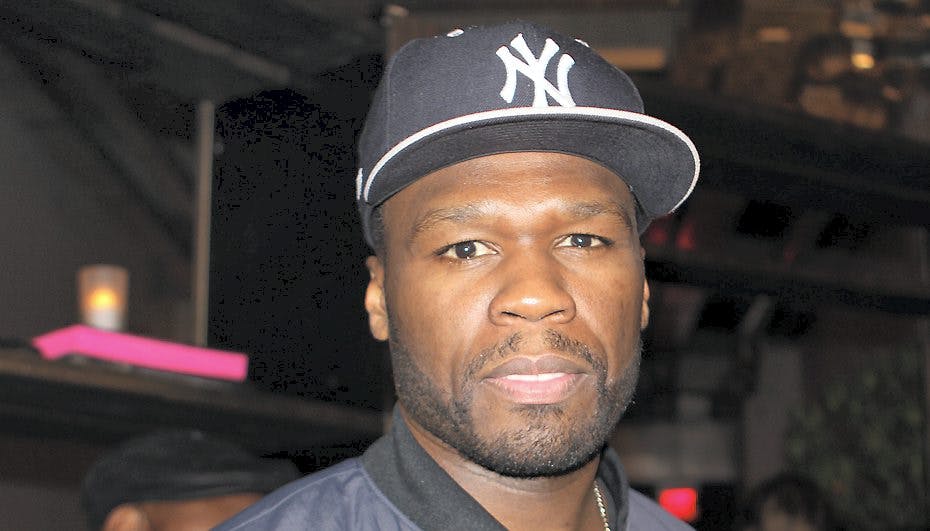 Rapperen 50 Cent kan ende med at skulle punge en masse penge ud, efter han svinede en model til på de sociale medier