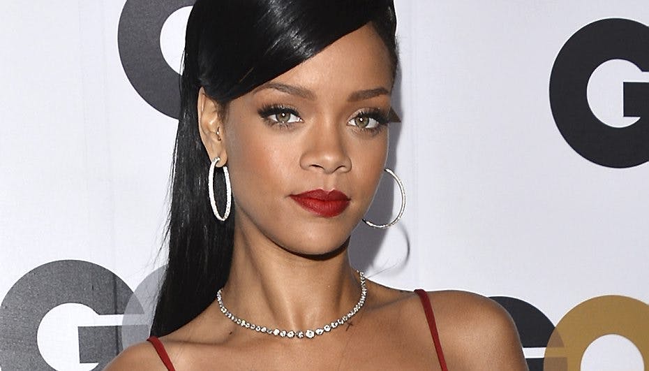 Rihanna har latterligt mange penge. Formuen har hun blandt andet brugt på et vildt hjem med udsigt til Los Angeles' bjerge.
