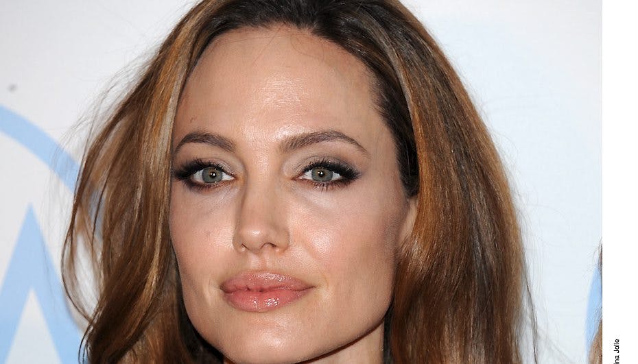 Angelina Jolie er glad for, at hun fik fjernet sine bryster