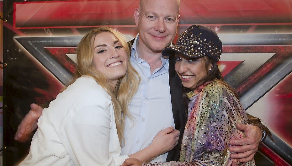 Ren kærlighed. Blachman og hans piger elsker hinanden.