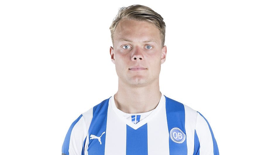 Emil Larsen er træt af at blive chikaneret af OB's fans.