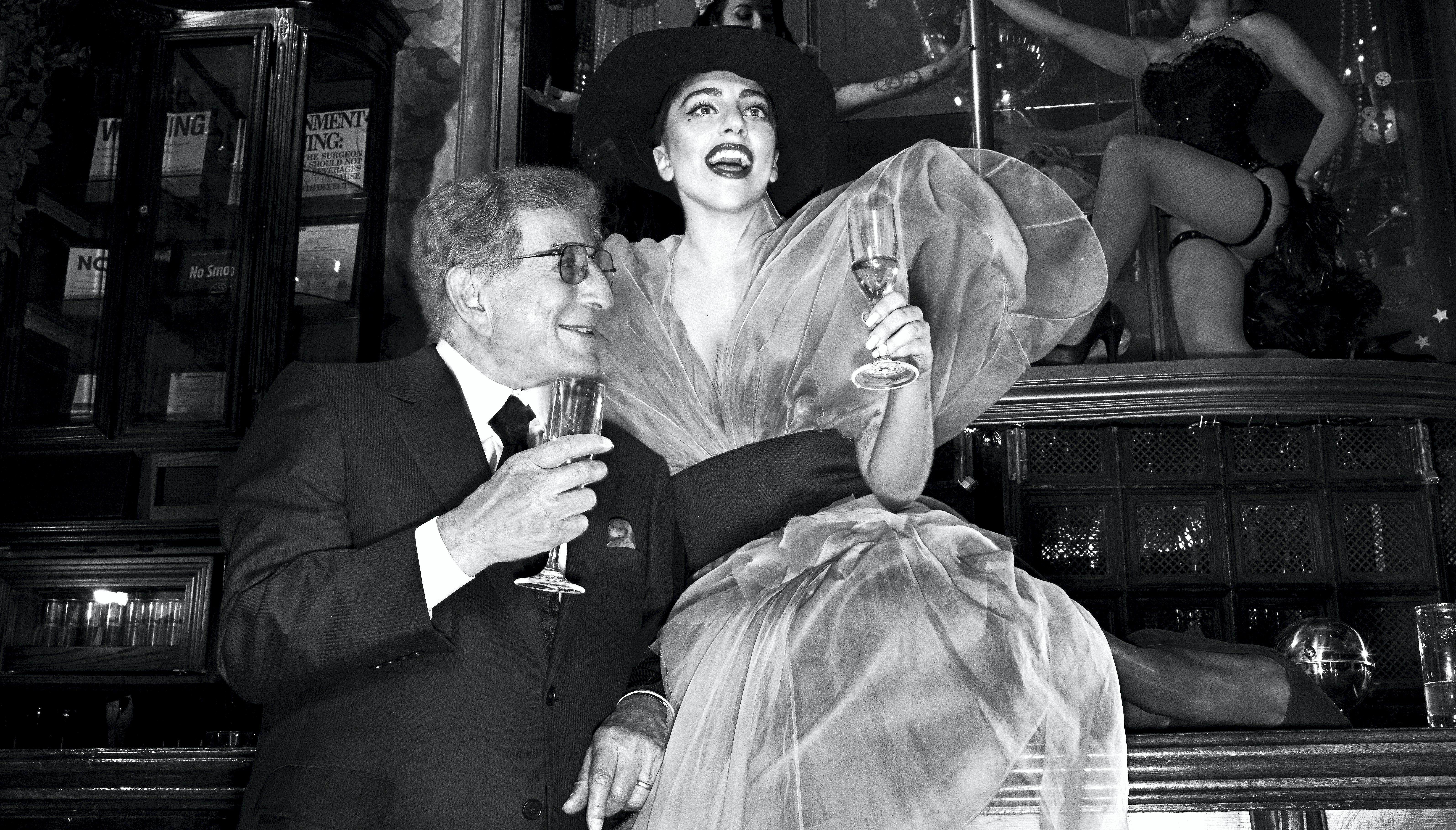 Tony Bennett og Lady Gaga gør holdt i Tivoli på deres "Cheek To Cheek"-turné.