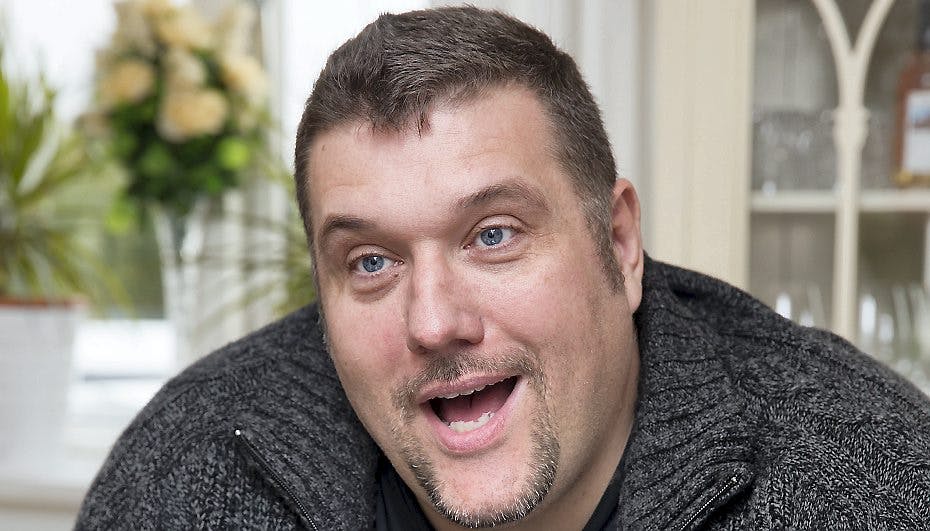 Amin Jensen afslører, at han ser tegn i alt muligt