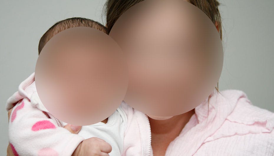 Politiet er stadig i gang med at efterforske sagen om, hvorvidt den unge mor er skyldig i vold mod sin baby