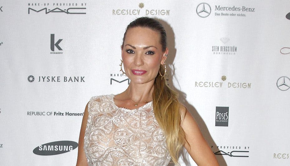 Alt er perfekt på Maschas krop undtagen navlen, der strutter lidt for meget