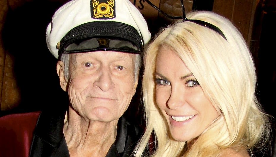 Hugh Hefner fik endelig et "ja" fra den 60 år yngre Crystal Harris - men først i andet forsøg