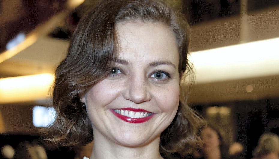 Laura Bro giver helst ikke slip på de mænd, hun har været kæreste med