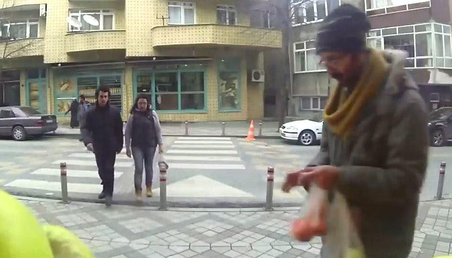 Elektronikgiganten ønsker at sætte fokus på hørehæmmede