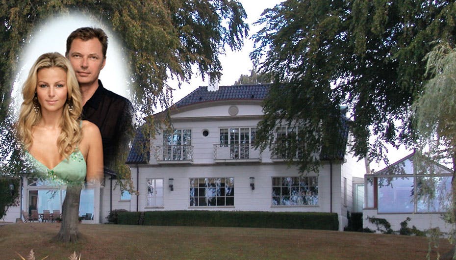 Jill Andersen var arkitektstuderende, mens hun var gift med rigmanden. Det er et mysterium, hvordan hun har haft råd til at bo i den enorme villa så længe