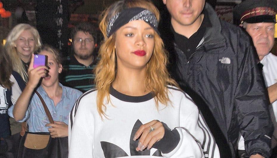 Rihanna deler gerne sin velformede krop med os andre.