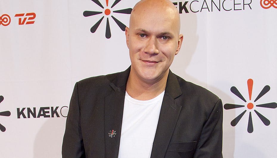 Kom med en ærlig Kato backstage i klippet nederst