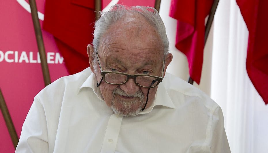 Anker Jørgensen fyldte i går 90 år og blev fejret med reception på plejehjemmet i Valby, hvor han bor.