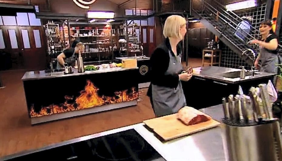 Politikerne Pia Allerslev og Sophie Løhde fra Venstre bliver uvenner i aftens udgave af MasterChef Grill.