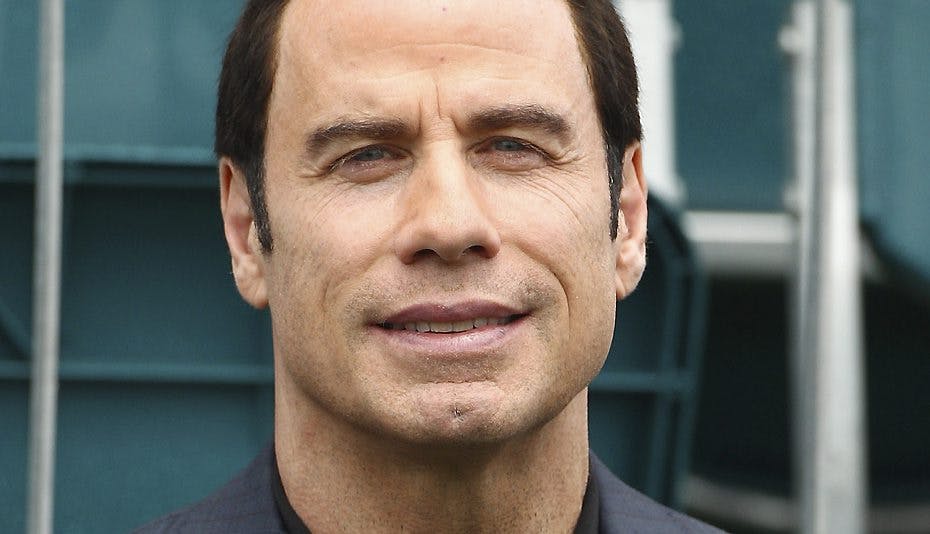 Se her, hvem John Travolta ligner til forveksling