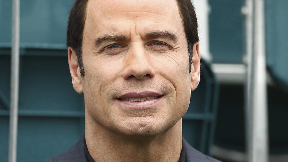 Se her, hvem John Travolta ligner til forveksling