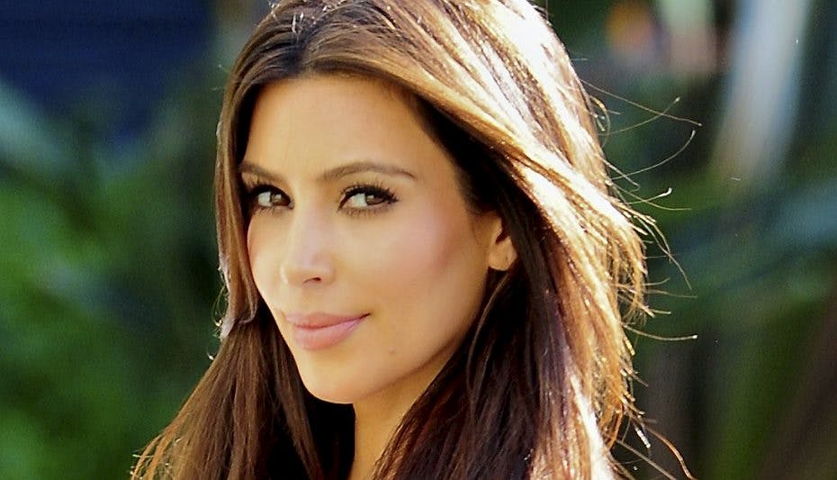 Kim Kardashian afslørede for nyligt, at hun skal føde til juli - se hende voldpolstrede popo herunder