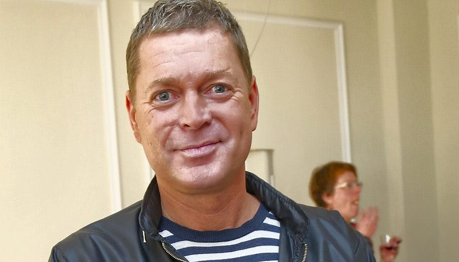 Humørbomben Peter Frödin er en fræk herre, der ikke er bleg for intimbarbering