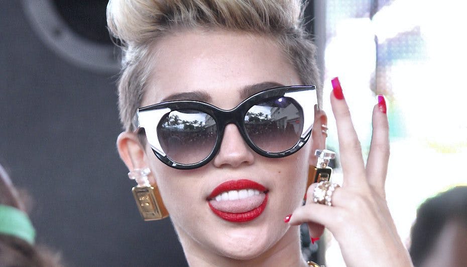 Miley Cyrus mener, at internettet er værre end stoffer