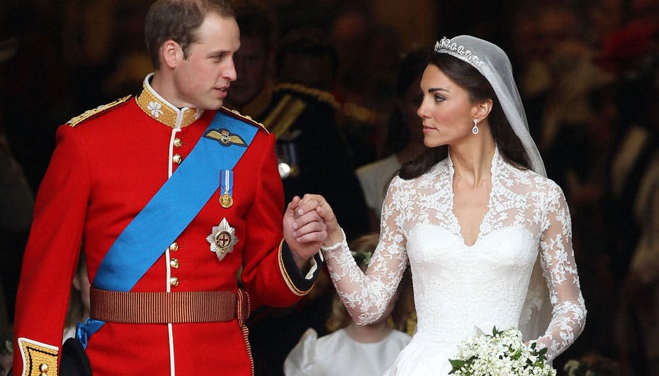 William og Kate lignede Askepot og hendes prins, da de gik ud af kirken