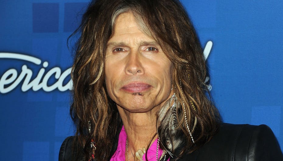 Steven Tyler har haft en homoseksuel oplevelse