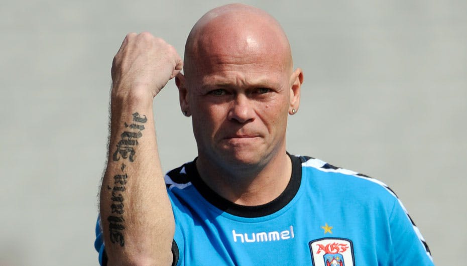 Politiet prøver lige nu at finde ud af, hvem, der brændte Stig Tøftings hus ned til grunden