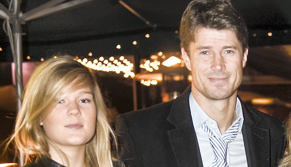 Rasmine har arvet sit gode udseende fra farmand - se herunder ,hvor lækker hun er i dag