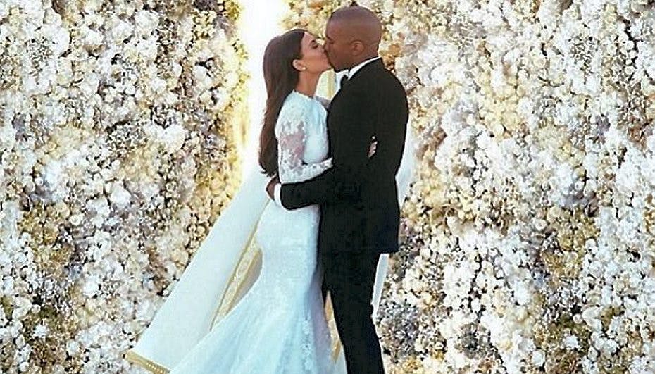 Kim Kardashian og Kanye West lignede noget fra et bryllupsmagasin på deres store dag