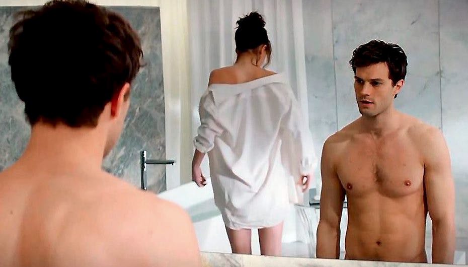 Både Jamie Dornan og Dakota Johnson er tilbage i rollerne som henholdsvis Christian Grey og Anastasia Steele.