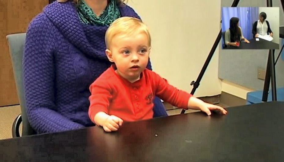 Et tankevækkende eksperiment viser, hvordan småbørn reagerer, når de hører vokse skændes