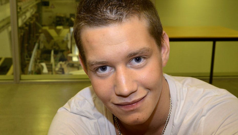 Rasmus fra X Factor skulle blandt andet have slået sin ekskærestes hoved ned i jorden