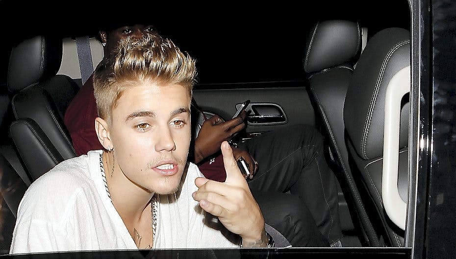 Justin Bieber smed tøjet, men det faldt ikke i god jord hos alle