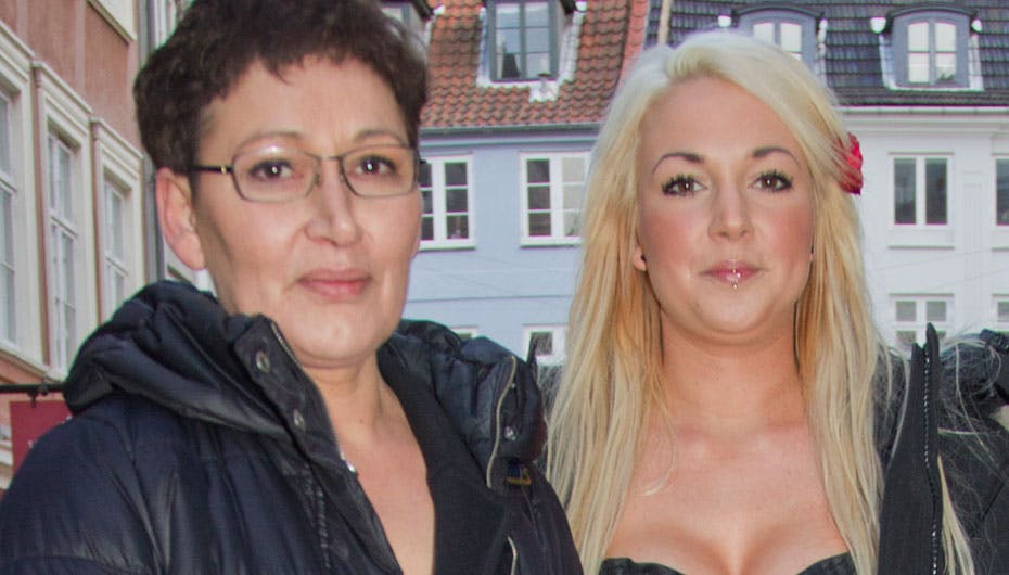Britta og Malou Stella skændes for åben skærm