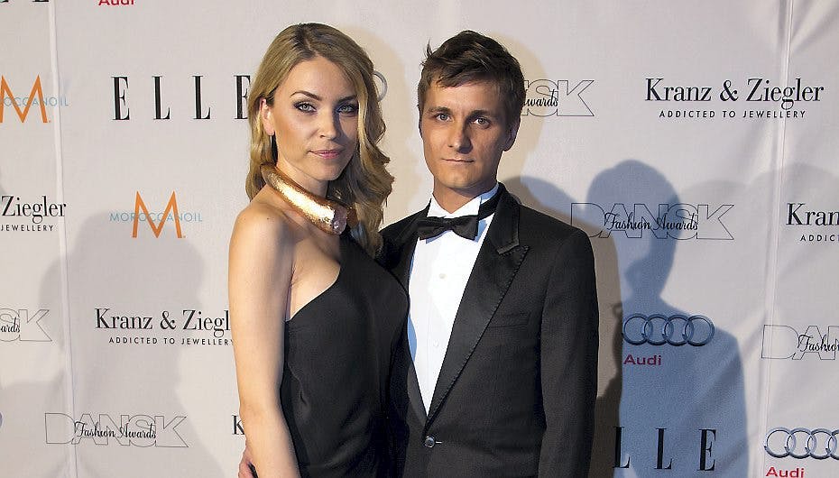 Ingen bolig? Intet problem. Eva Harlou og Thomas Troelsen er i stedet flyttet ind hos familien.