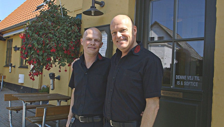Casper og Dan fra Ganløse Kro kaster store bryster ind i restaurant-dysten.