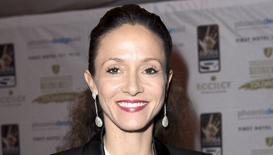 Sarah Zobel får nu råd fra selveste Anja Andersen