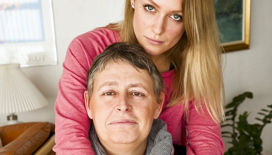 Paradise-Kimie med sin mor Jane, der torsdag aften valgte at tage sit eget liv på Dignitas-klinikken i Schweiz