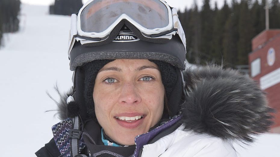 Laura Drasbæk havde det sjovt på skituren. Men knæet gjorde avs.