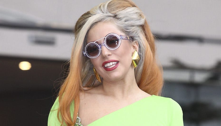 Gaga er helt ude af sig selv af glæde.
