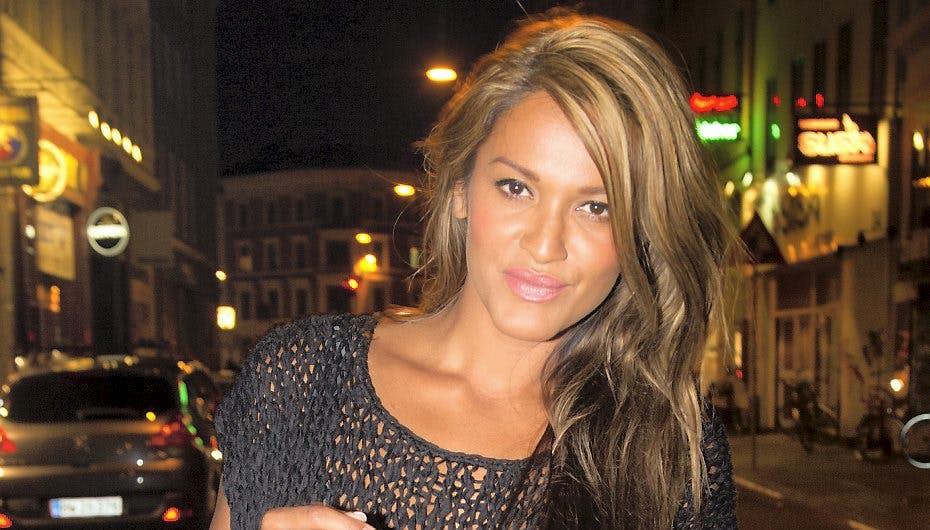 Smukke Saseline holdt et brag af en fødselsdagsfest.