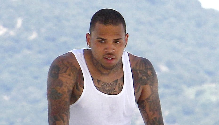 Chris Brown fik en voldsdom i 2009