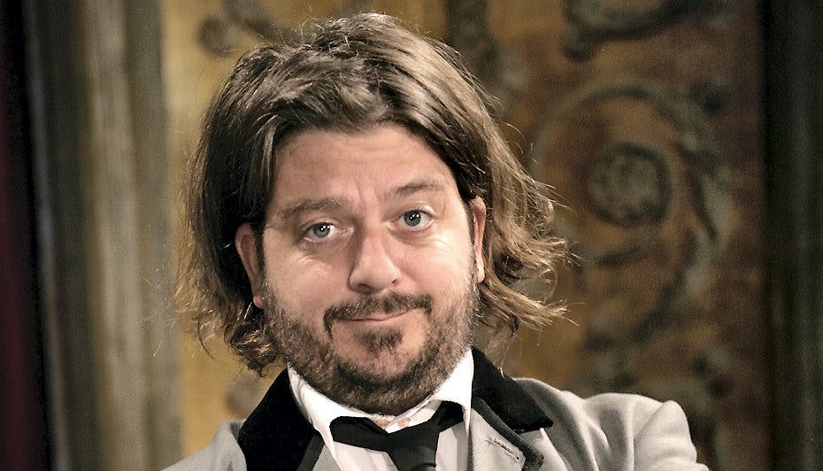 Hvor blev pengene lige af. Anders Lund Madsen mangler en tredjedel af sine indtægter.