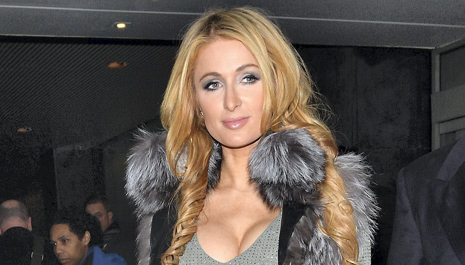 Paris Hilton har aldrig haft et problem med at vise sig frem.