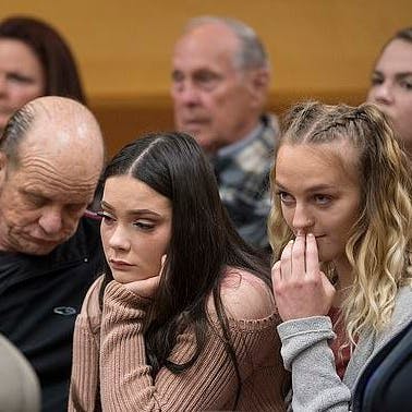 https://imgix.seoghoer.dk/media/article/2019-03-28_17_25_10-woman_who_shoved_friend_off_bridge_gets_jail_work_crew_daily_mail_online.jpg