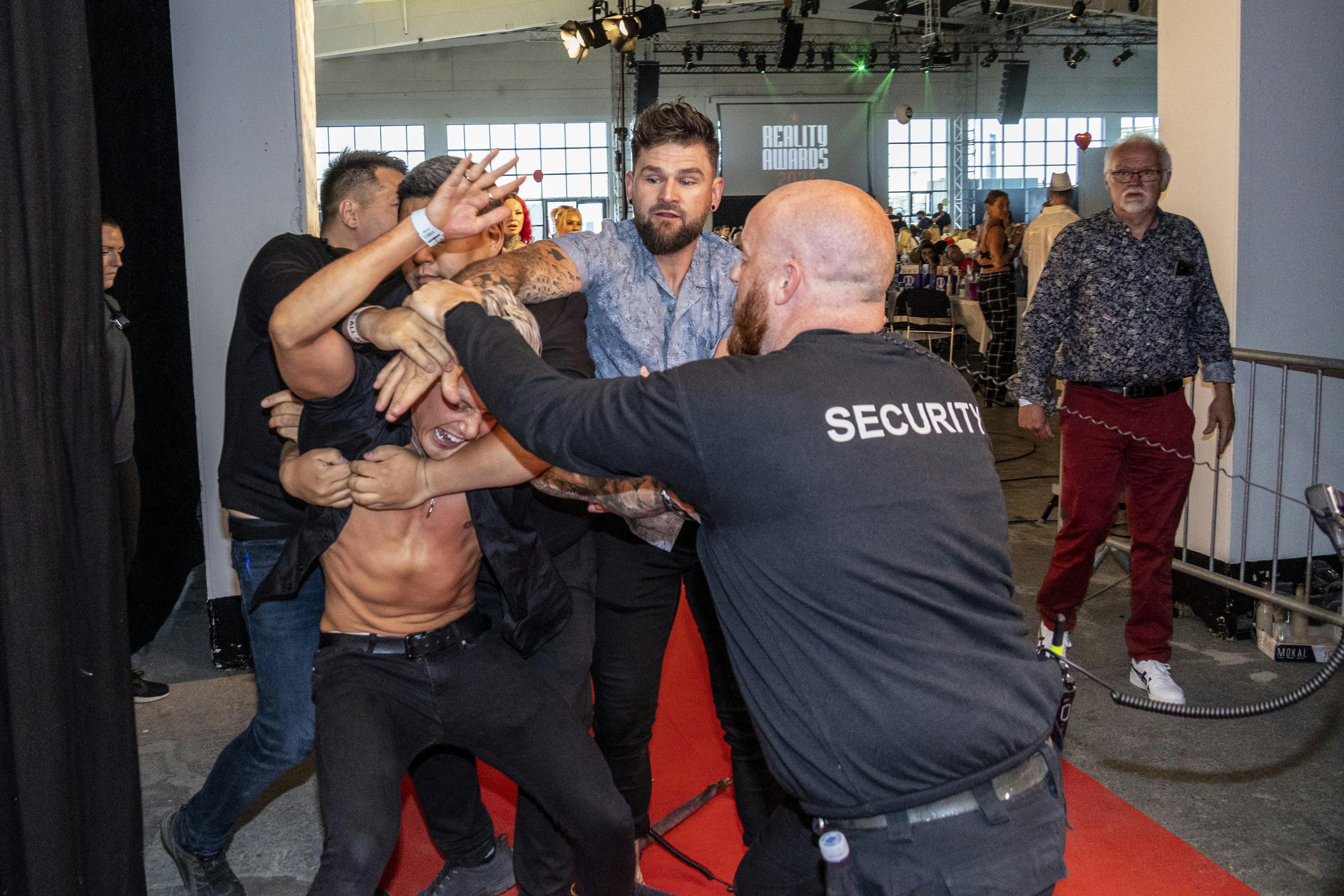 Det var en ganske utilfreds Teitur, der blev smidt ud af Reality Awards-vagterne.