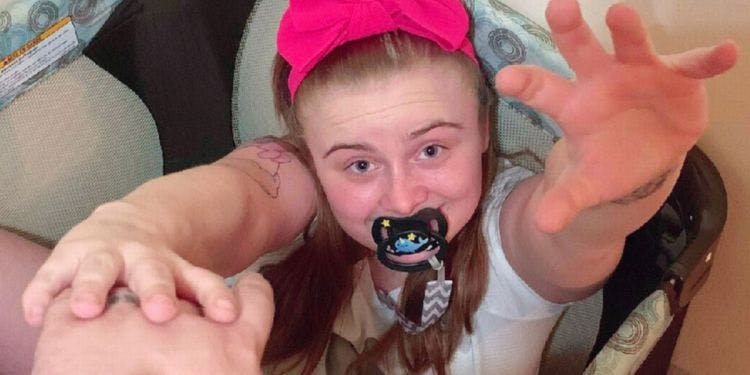https://imgix.seoghoer.dk/media/article/adult-baby-22-calls-boyfriend-daddy-and-gets-him-to-change-her-nappies.jpg
