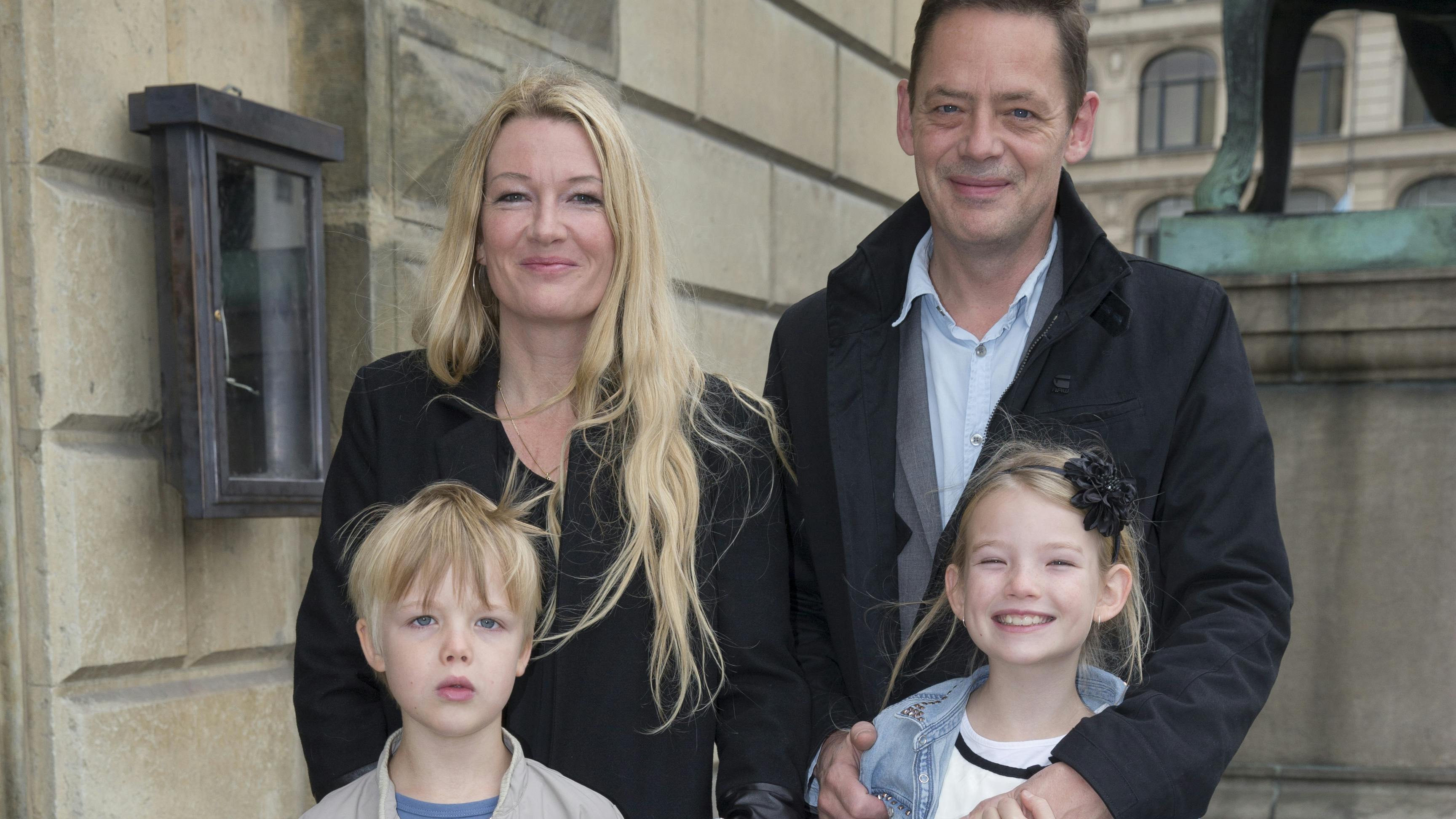 https://imgix.seoghoer.dk/media/article/anne-grethe_bjarup_riis_og_familie.jpg