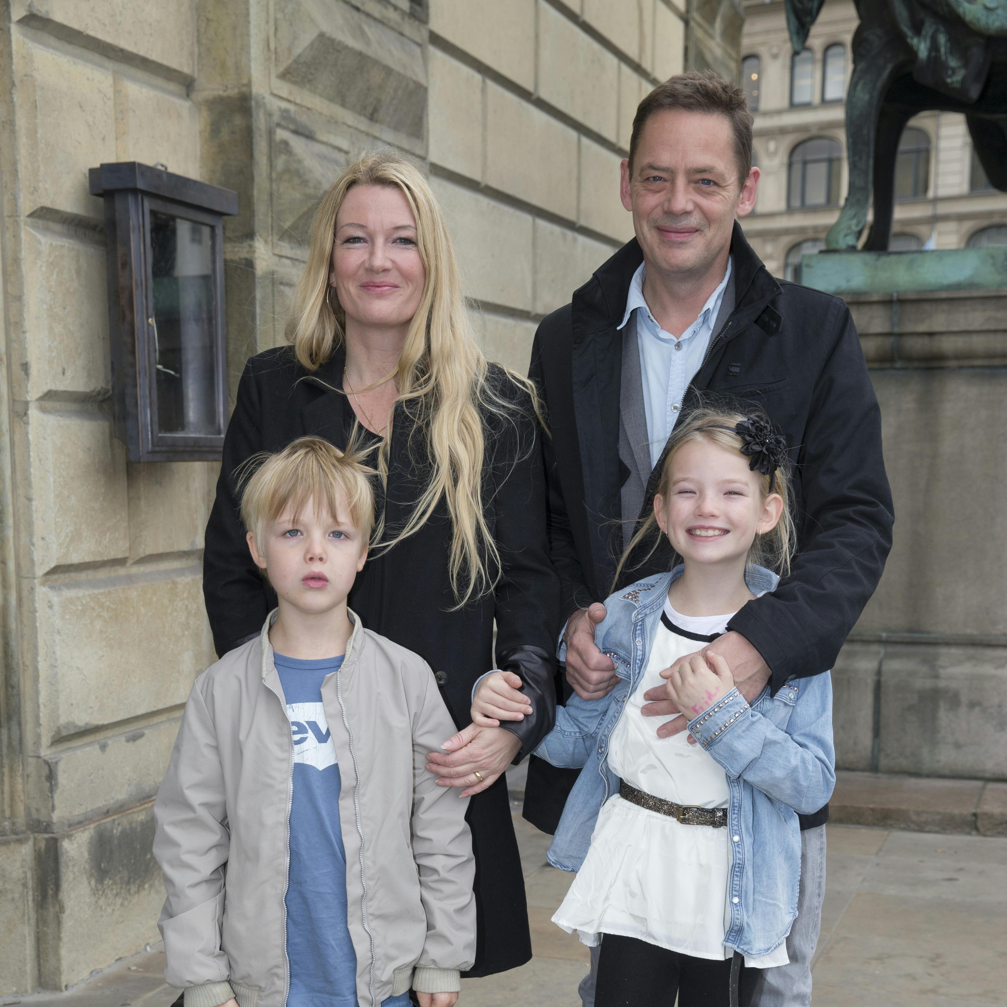 https://imgix.seoghoer.dk/media/article/anne-grethe_bjarup_riis_og_familie.jpg